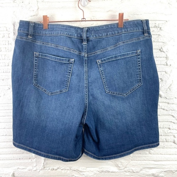 Lane Bryant Denim Mid-Rise Girlfriend Short Flex Magic Waistband Size 16 - Picture 5 of 10